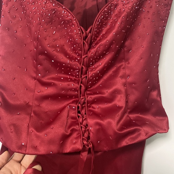 Beautiful evening occasion red strapless dress size US 4 - Picture 3 of 5